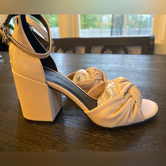 REBECCA MINKOFF NWT
Capriana Ankle-Strap Leather Sandals Size 7 - Picture 3 of 13